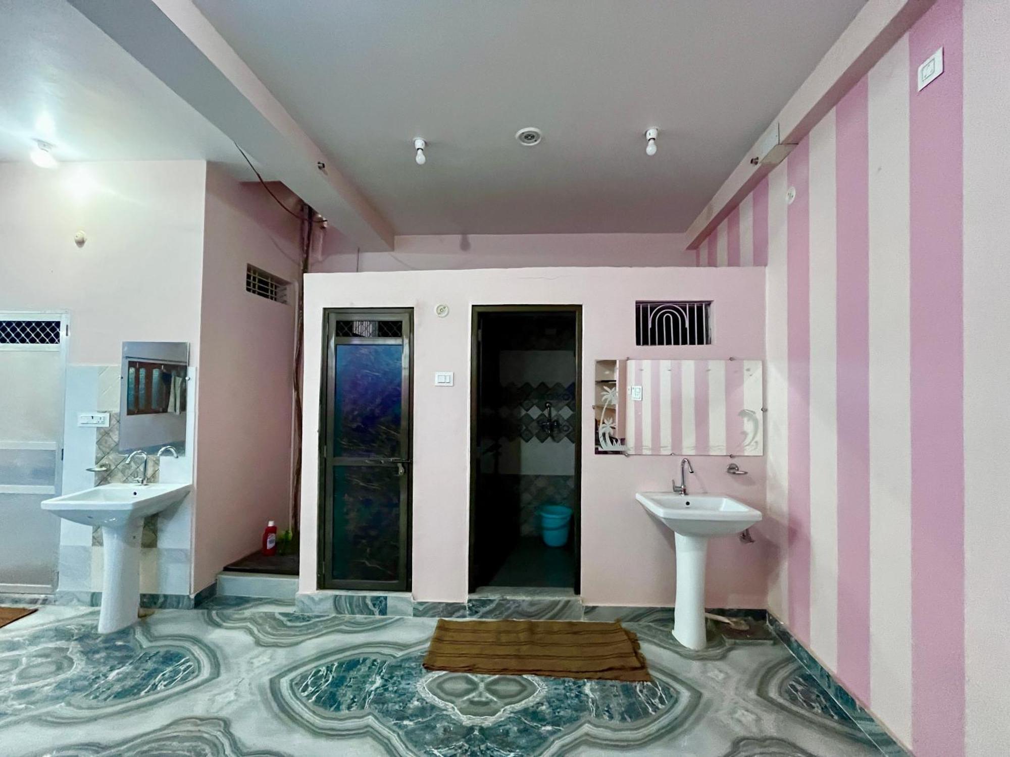 Trilok Residency - Dashashwamedh พาราณสี ภายนอก รูปภาพ