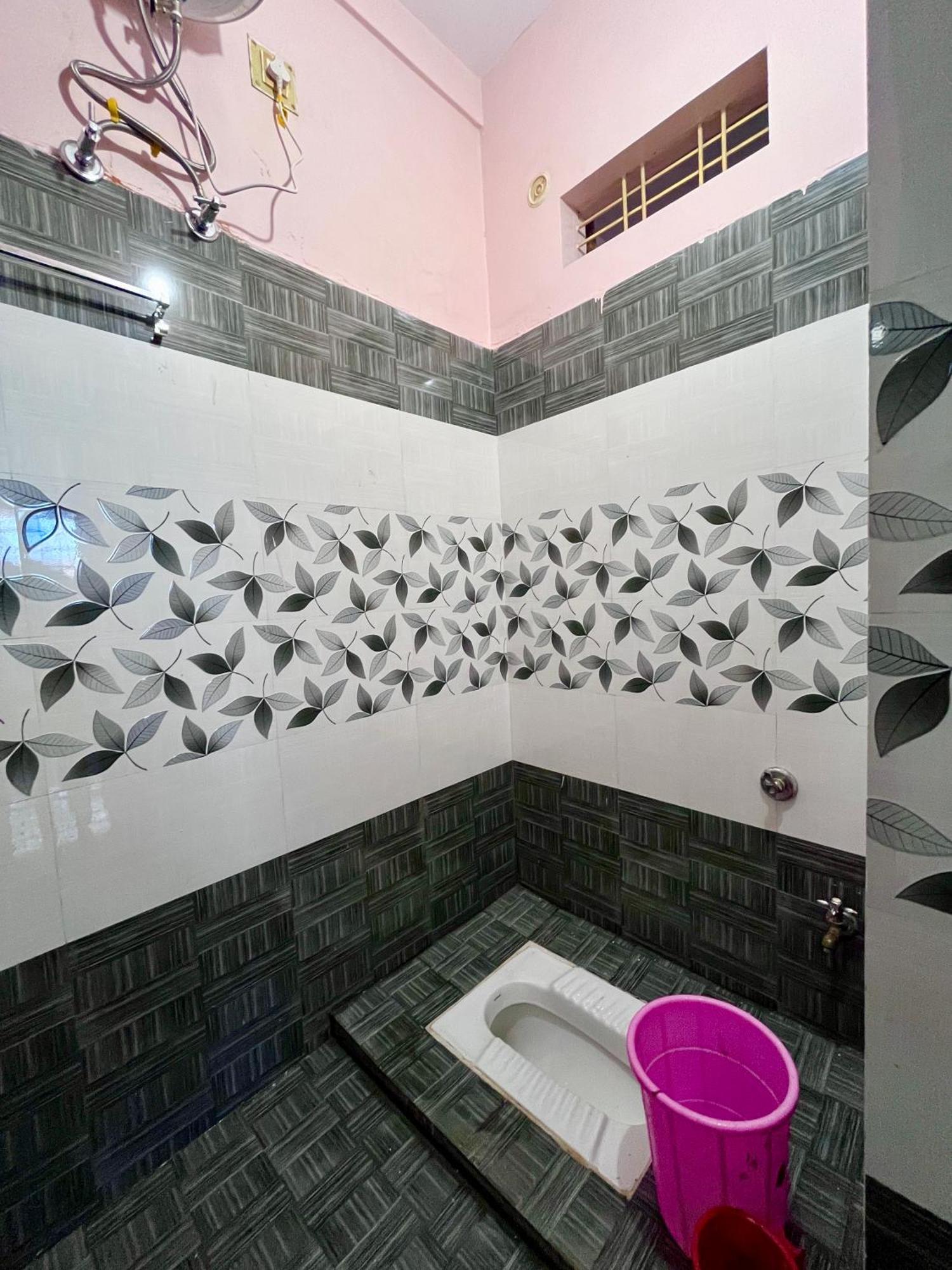 Trilok Residency - Dashashwamedh พาราณสี ภายนอก รูปภาพ