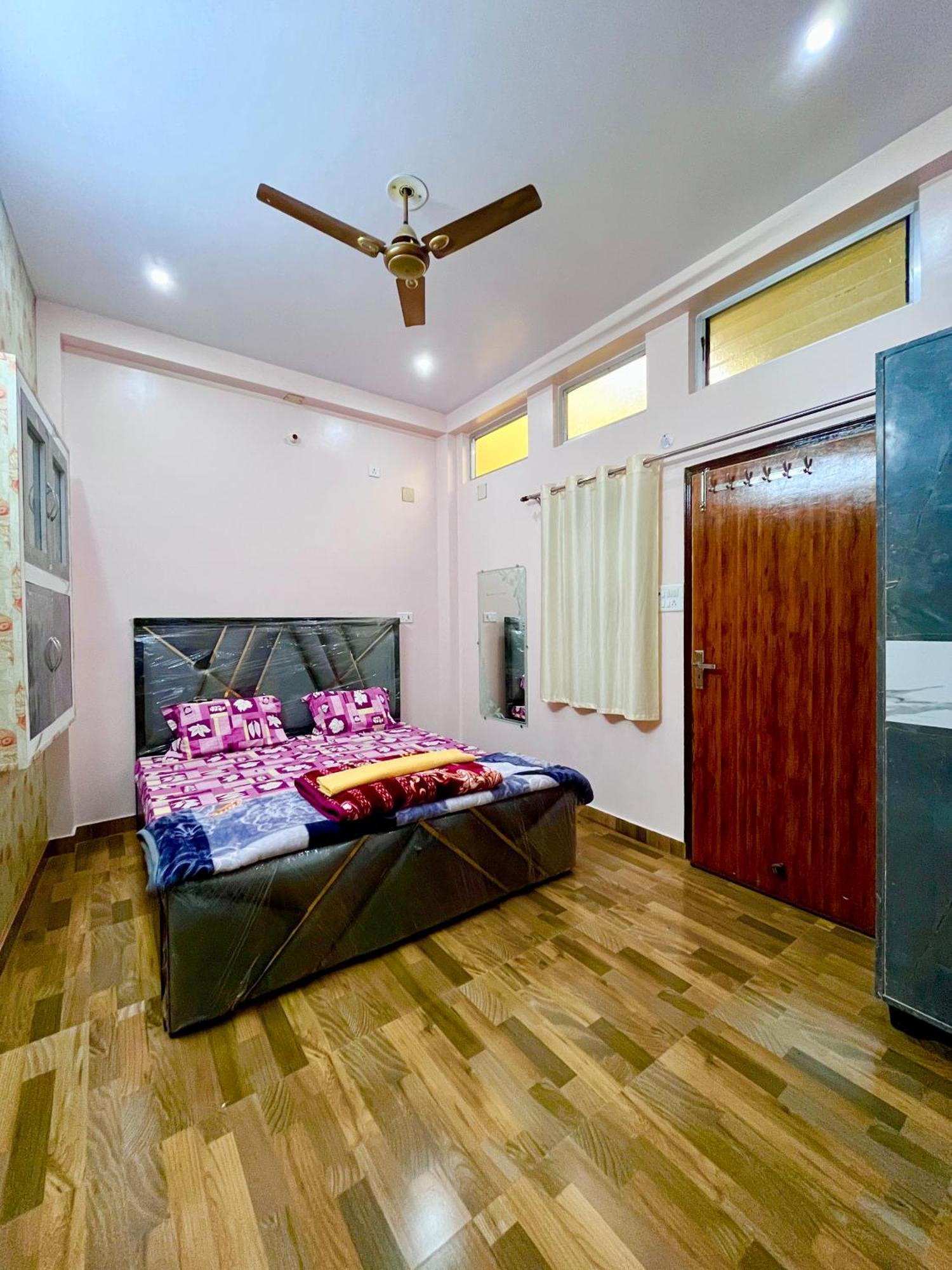 Trilok Residency - Dashashwamedh พาราณสี ภายนอก รูปภาพ