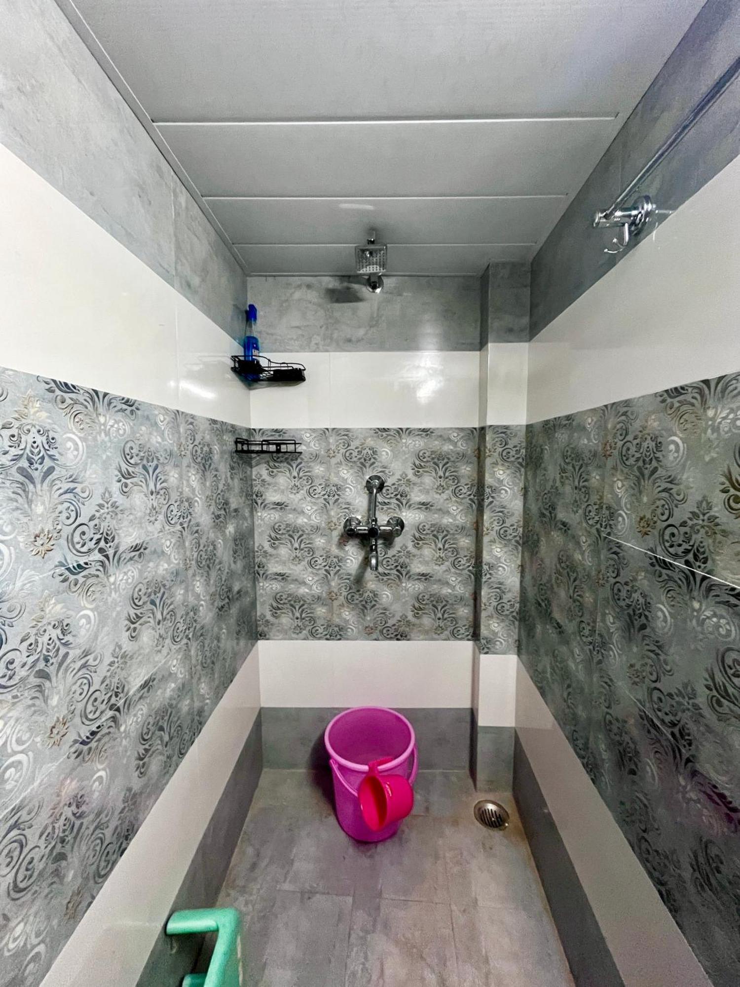 Trilok Residency - Dashashwamedh พาราณสี ภายนอก รูปภาพ