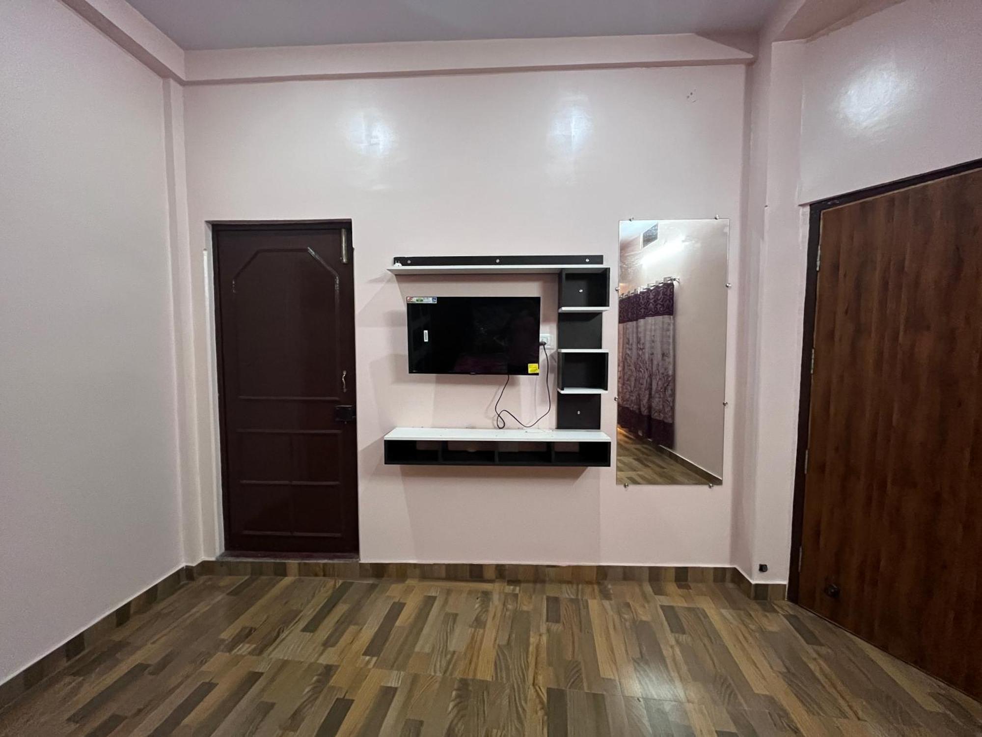 Trilok Residency - Dashashwamedh พาราณสี ภายนอก รูปภาพ