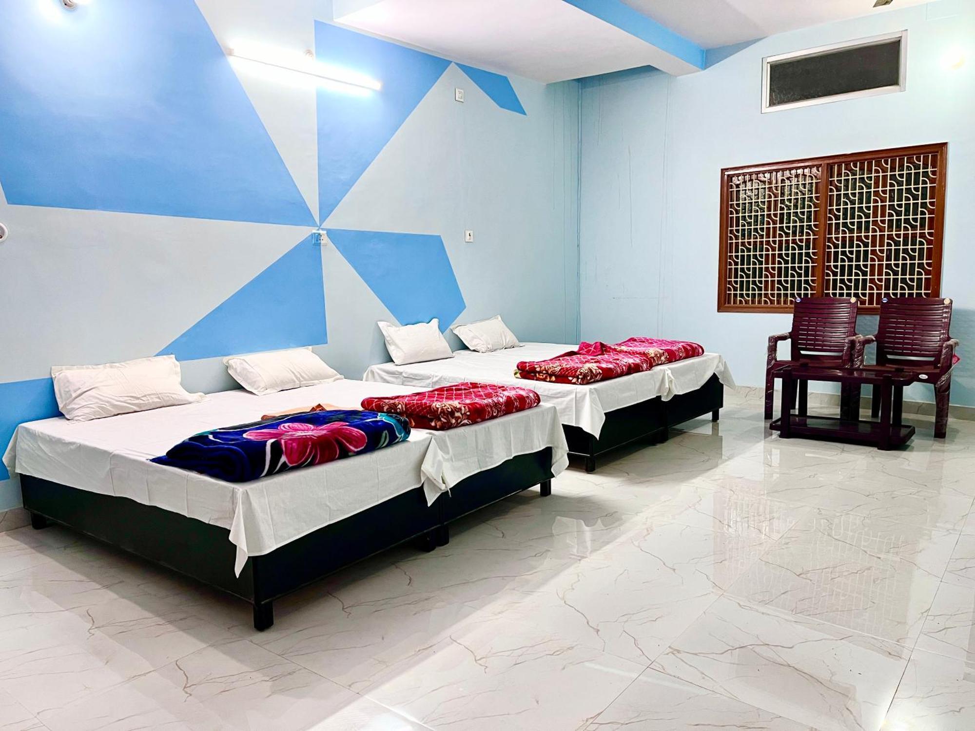 Trilok Residency - Dashashwamedh พาราณสี ภายนอก รูปภาพ
