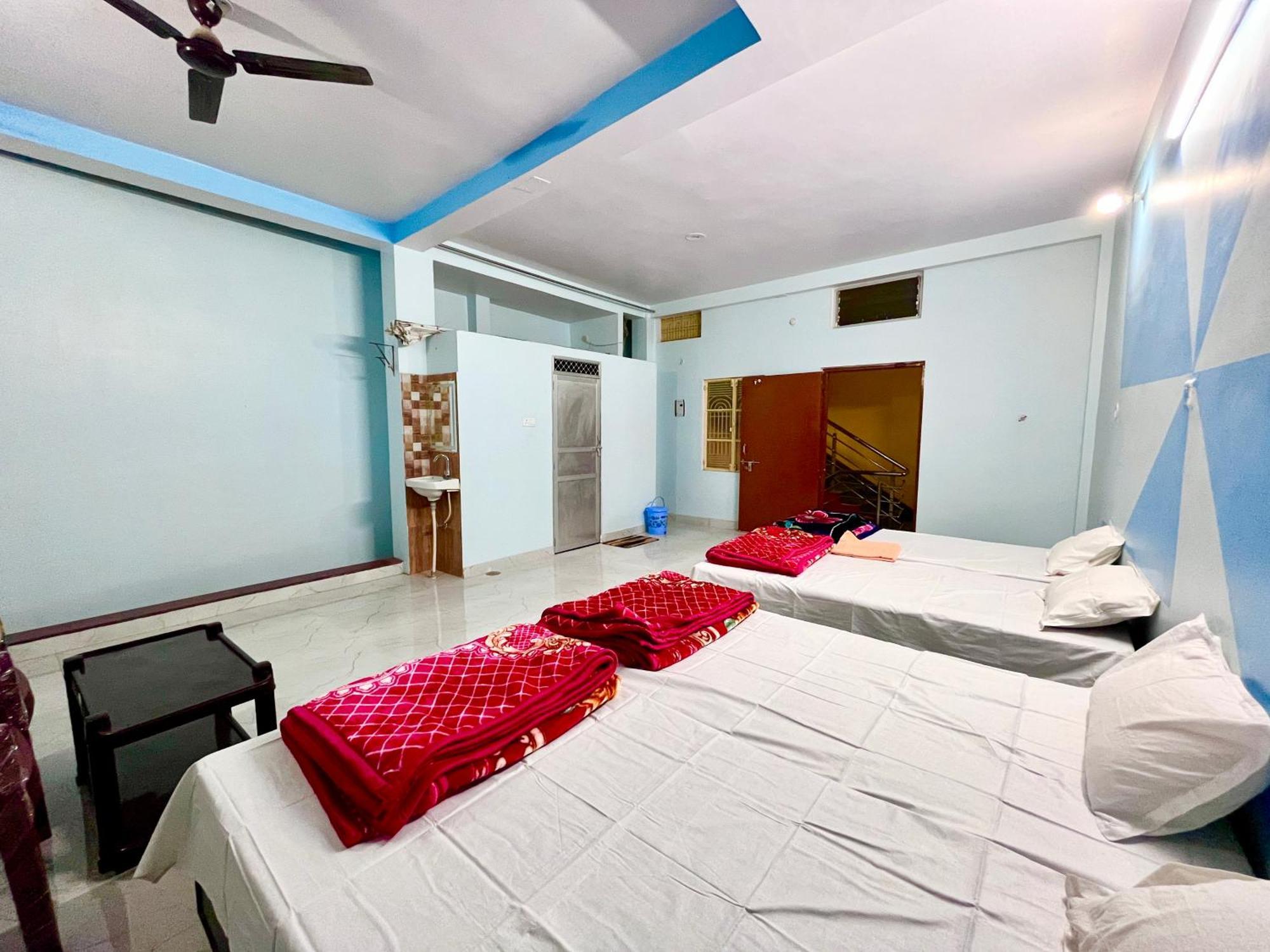 Trilok Residency - Dashashwamedh พาราณสี ภายนอก รูปภาพ