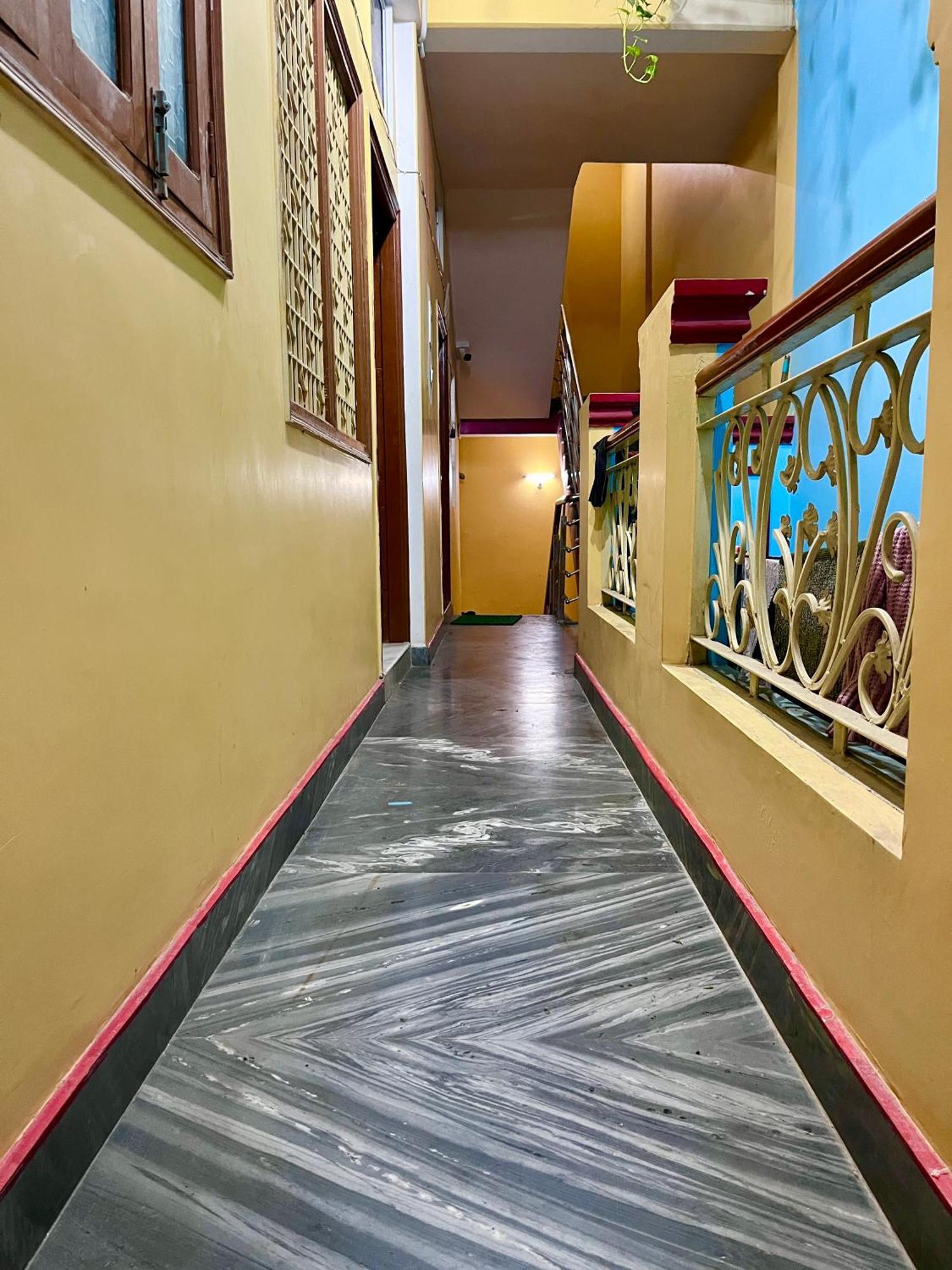 Trilok Residency - Dashashwamedh พาราณสี ภายนอก รูปภาพ